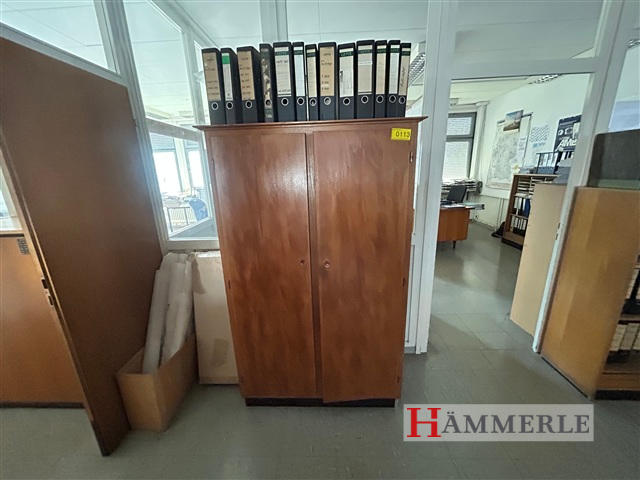 Holzschrank / Garderobenschrank